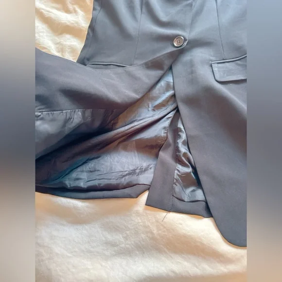 Black Sleeveless Blazer Vest - Picture 4 of 4